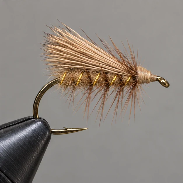 Elk Hair Caddis, step 4: Finish the head