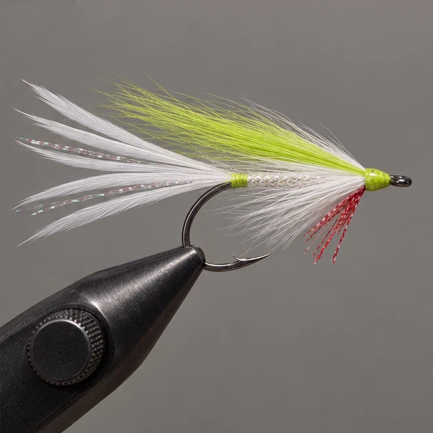 Lefty’s Deceiver, step 4: Finish