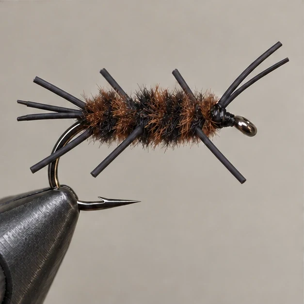Pat’s Rubber Legs, step 3: Wrap chenille