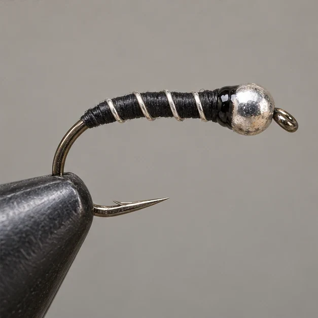 Zebra Midge, step 4: Finish