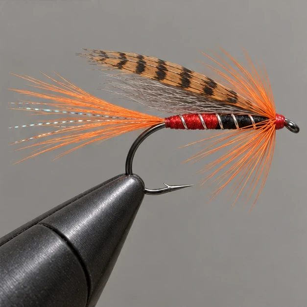 Ally’s Shrimp, step 4: Hackle and head
