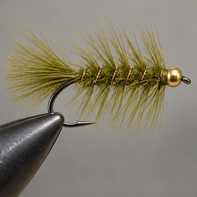 Woolly Bugger, step 3: Palmer the hackle